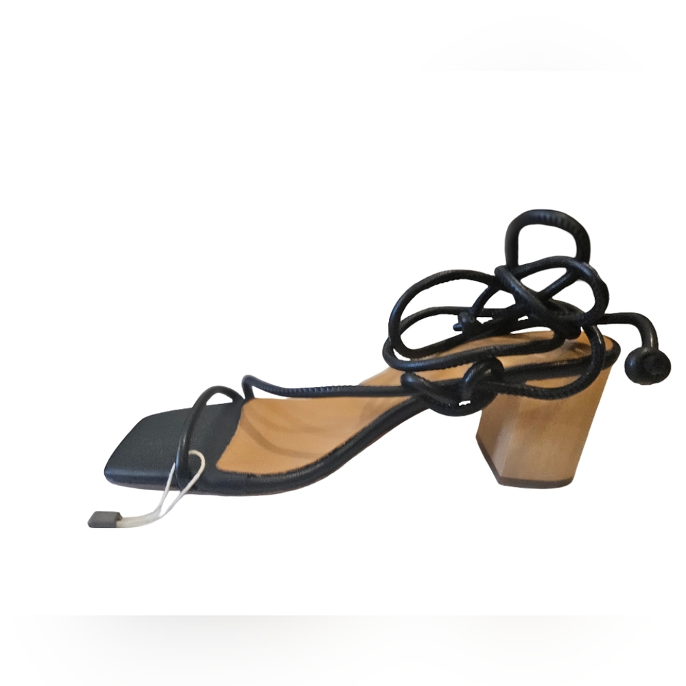 134 Equitare Leather Black and Tan Block Heel Ankle Wrap Shoes EU 39